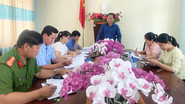 XÃ LÂN PHONG HỌP ĐÁNH GIÁ TÌNH HÌNH KINH TẾ - XÃ HỘI, QUỐC PHÒNG - AN NINH 6 THÁNG ĐẦU NĂM; TRIỂN KHAI NHIỆM VỤ 6 THÁNG CUỐI NĂM 2025