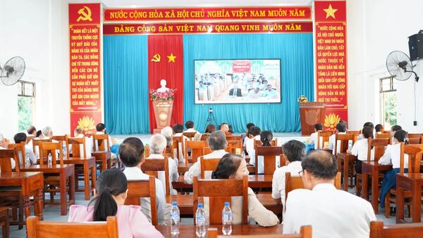 XÃ LÂN PHONG THAM DỰ HỘI NGHỊ TOÀN QUỐC NGHIÊN CỨU, HỌC TẬP, QUÁN TRIỆT VÀ TRIỂN KHAI THỰC HIỆN NGHỊ QUYẾT HỘI NGHỊ LẦN THỨ TƯ BAN CHẤP HÀNH TRUNG ƯƠNG ĐẢNG KHÓA XIV