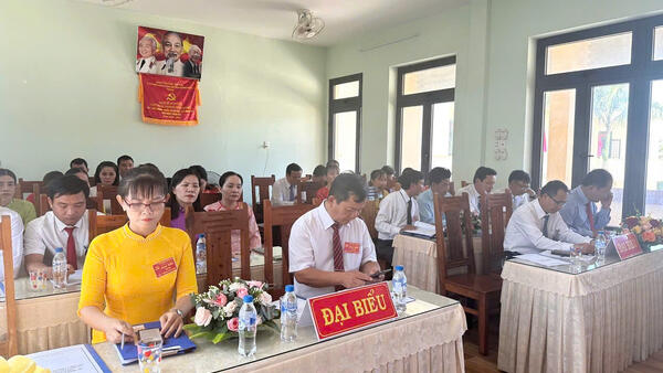 CHI BỘ UBND XÃ LÂN PHONG TỔ CHỨC THÀNH CÔNG ĐẠI HỘI LẦN THỨ NHẤT, NHIỆM KỲ 2025 - 2030