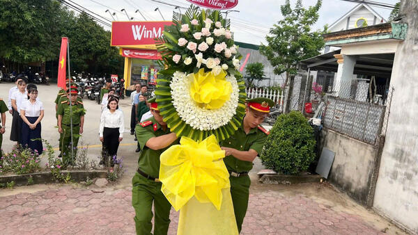 XÃ LÂN PHONG VIẾNG NGHĨA TRANG LIỆT SĨ, KHU DI TÍCH LỊCH SỬ TRÀ NIÊN NHÂN DỊP KỶ NIỆM 80 NĂM CÁCH MẠNG THÁNG 08 THÀNH CÔNG VÀ QUỐC KHÁNH NGÀY 02/09/1945 - 02/09/2025