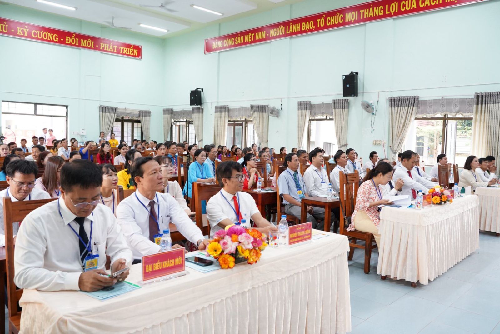 Ảnh: Các đại biểu tham dự đại hội