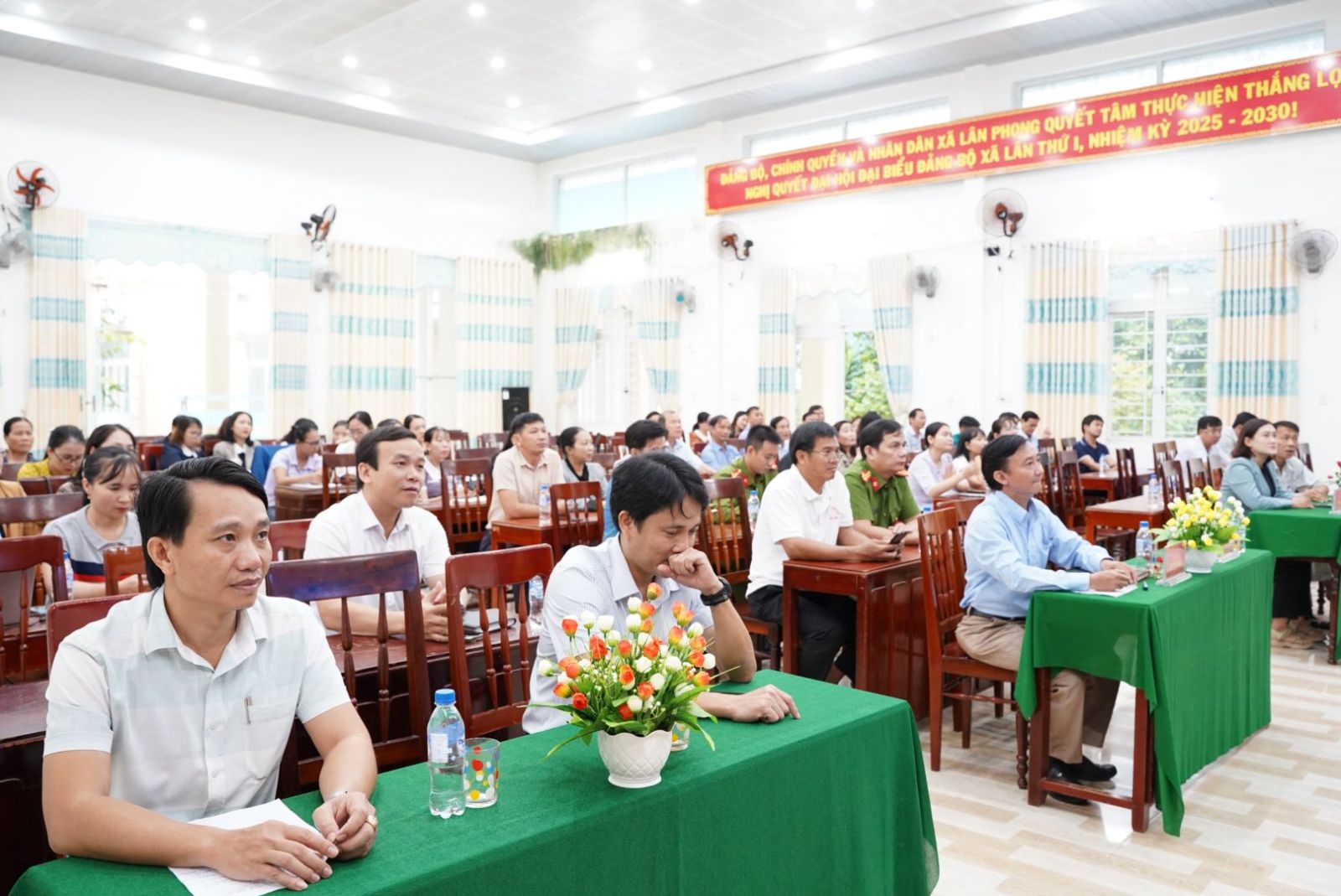 Đại diện VNPT Quảng Ngãi đã giới thiệu những kiến thức và khái niệm cơ bản tại buổi tập huấn