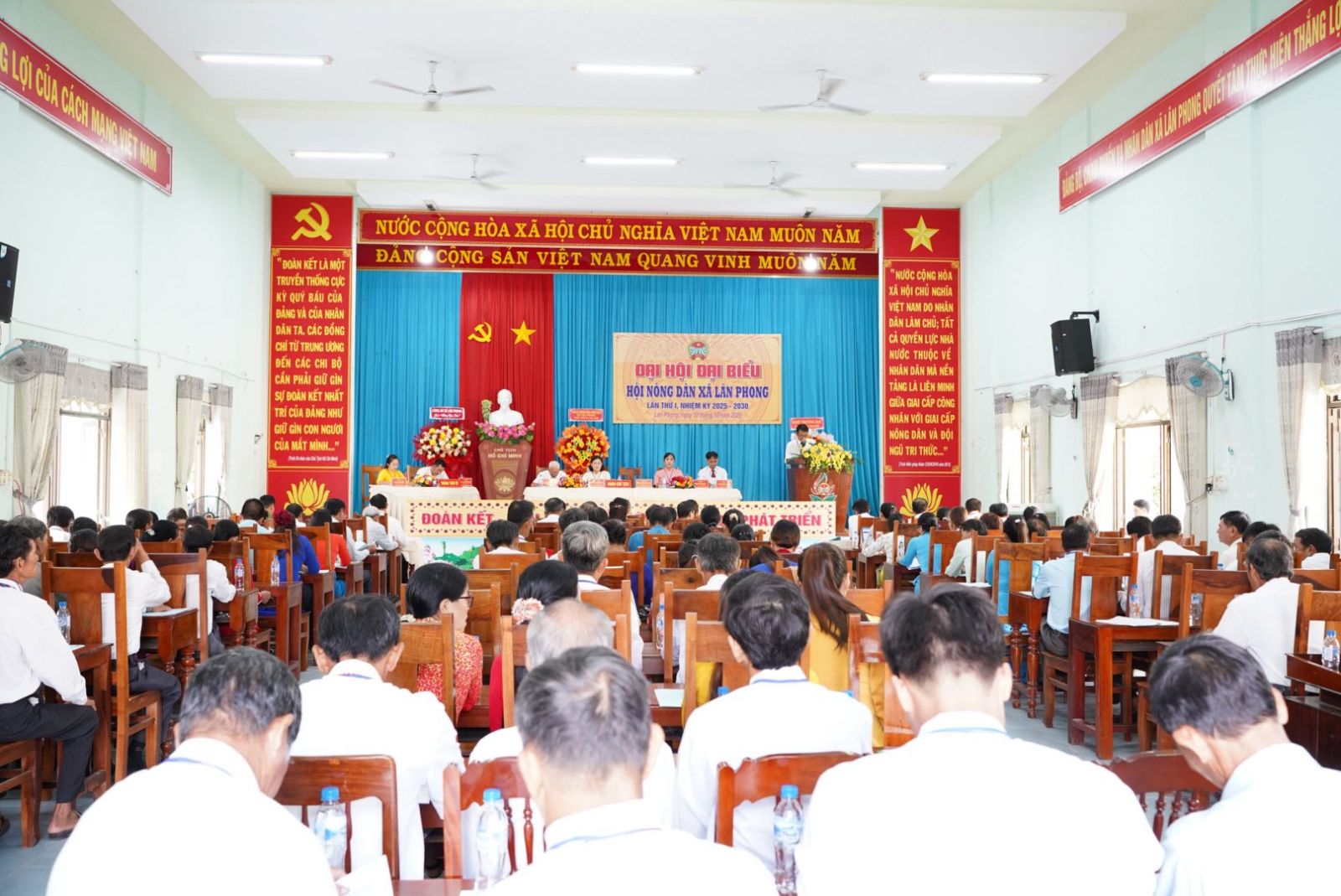 Ảnh: Các đại biểu tham dự đại hội